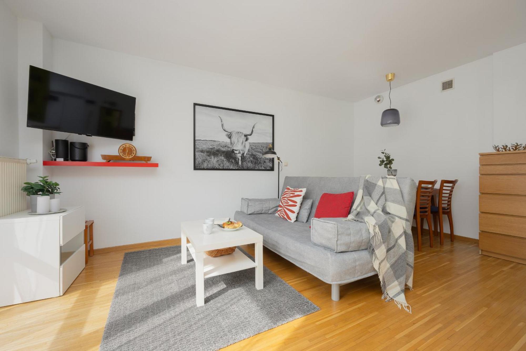 Sunny In The Heart Of By Renters Varsavia