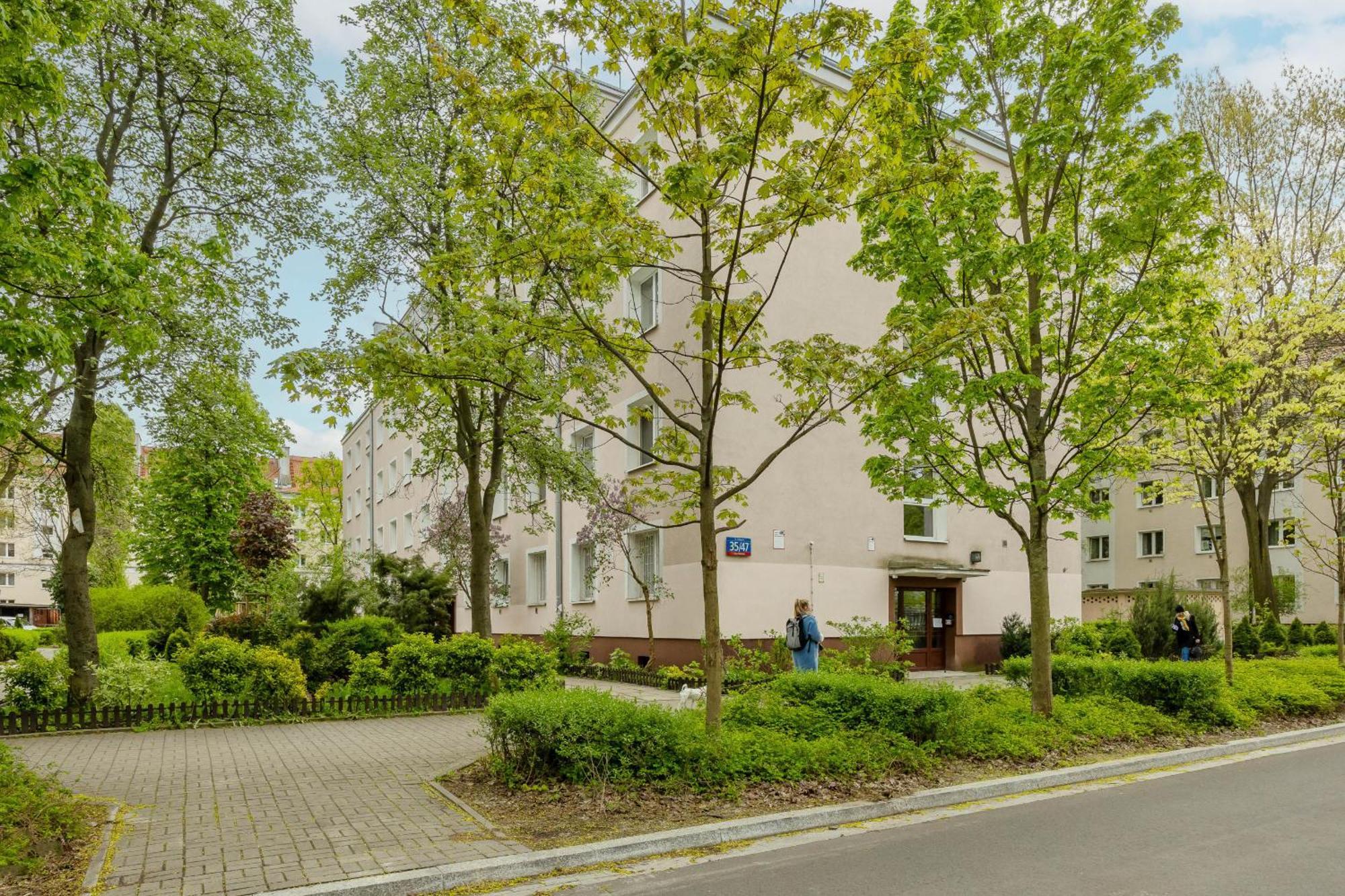 Sunny In The Heart Of By Renters * Warszawa